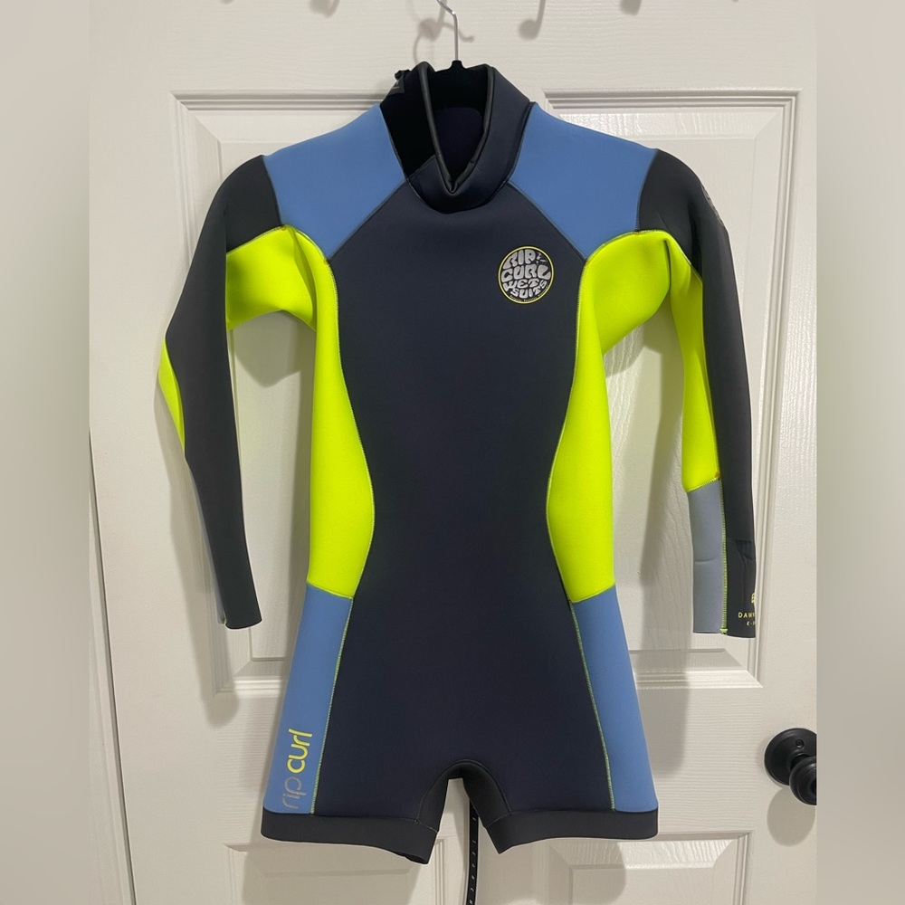 Rip Curl Women 2mm Dawn Patrol Wetsuit Long Sleeve Shorts Wet Suit Shorty
